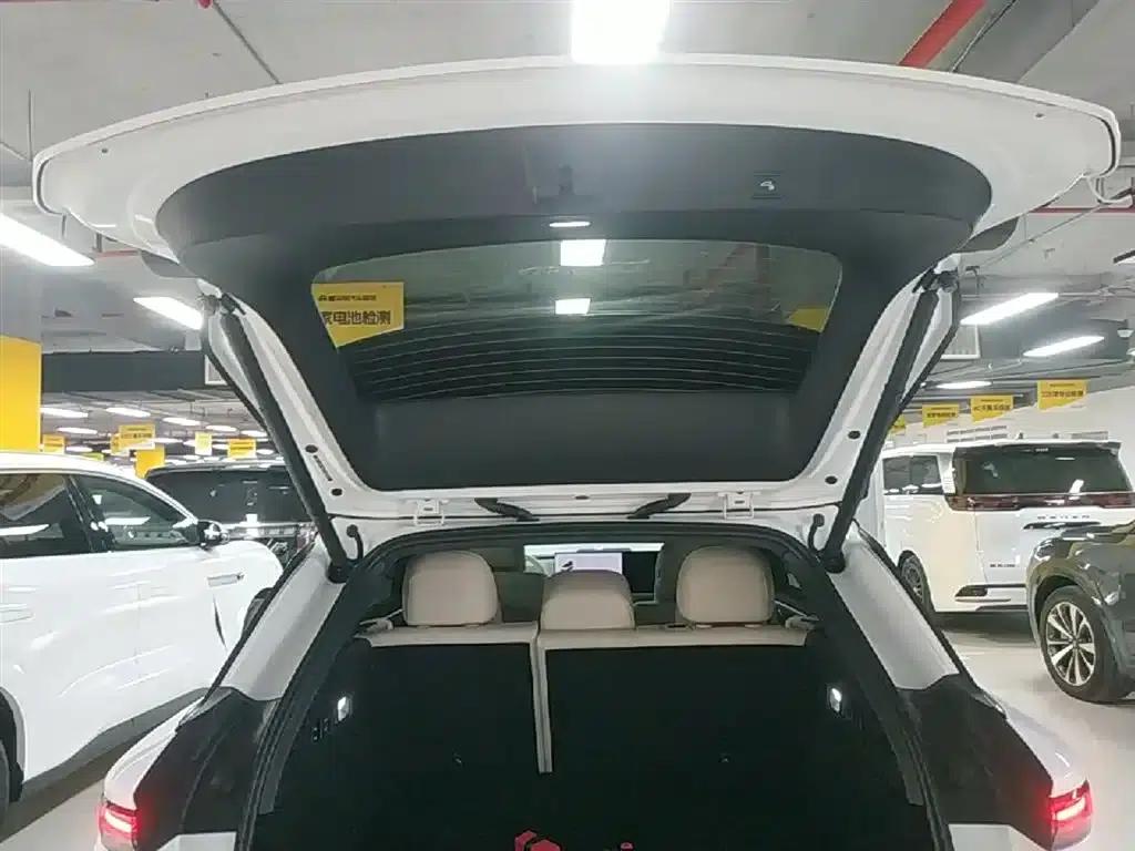 Li Auto i6 2025 Two-Wheel Drive Standard Edition — миниатюра 19
