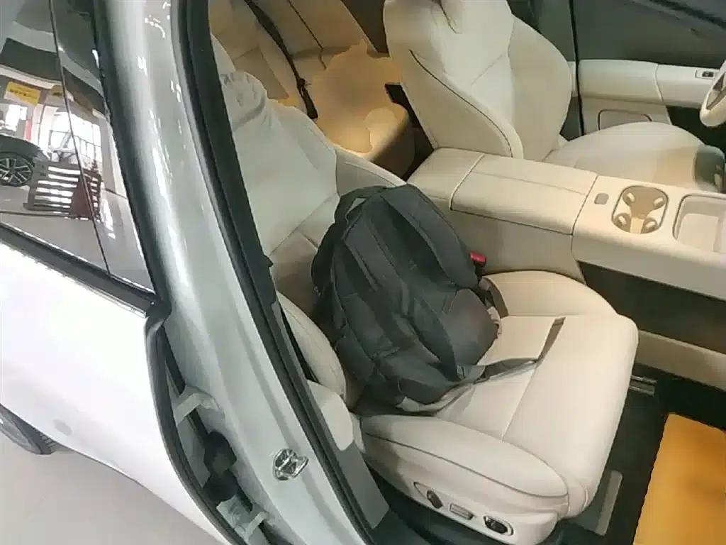 Li Auto i6 2025 Two-Wheel Drive Standard Edition — миниатюра 25