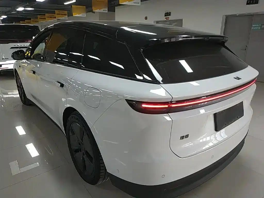 Li Auto i6 2025 Two-Wheel Drive Standard Edition — миниатюра 5