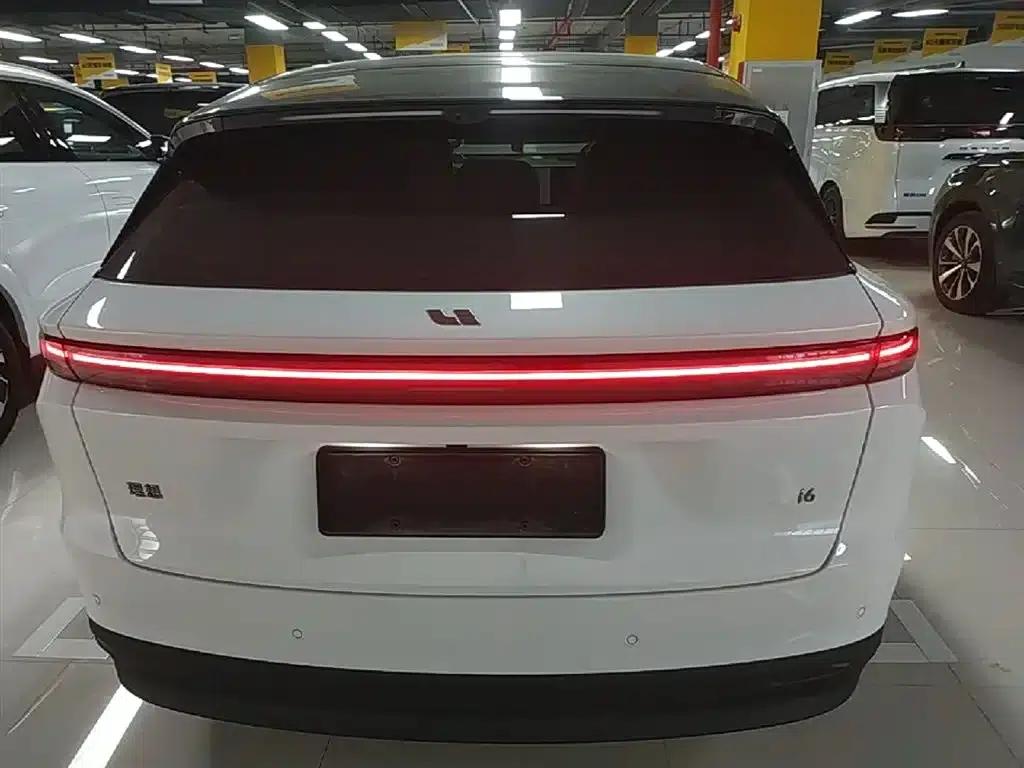 Li Auto i6 2025 Two-Wheel Drive Standard Edition — миниатюра 6
