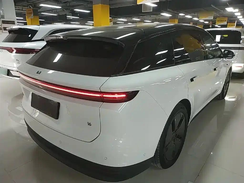 Li Auto i6 2025 Two-Wheel Drive Standard Edition — миниатюра 7