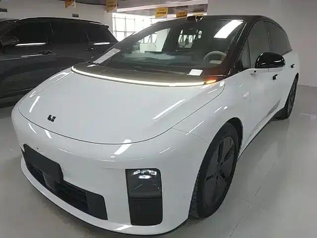 Li Auto i6 2025 Two-Wheel Drive Standard Edition