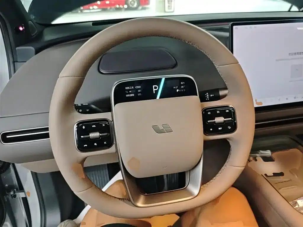 Li Auto i6 2025 Two-Wheel Drive Standard Edition — миниатюра 11