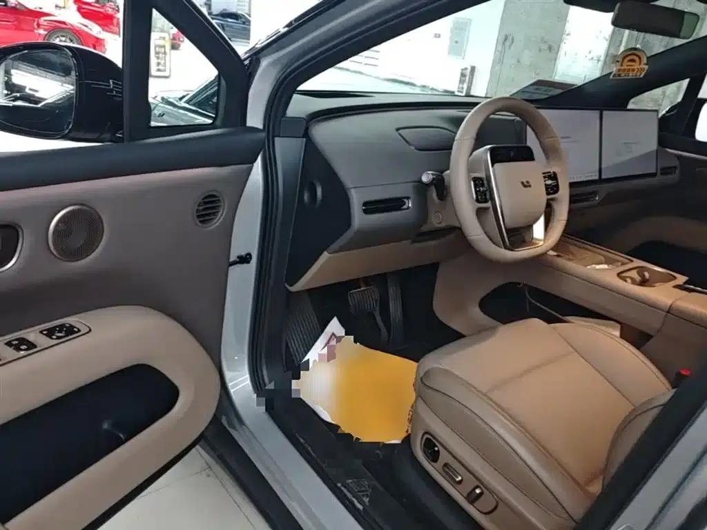 Li Auto i6 2025 Two-Wheel Drive Standard Edition — миниатюра 16
