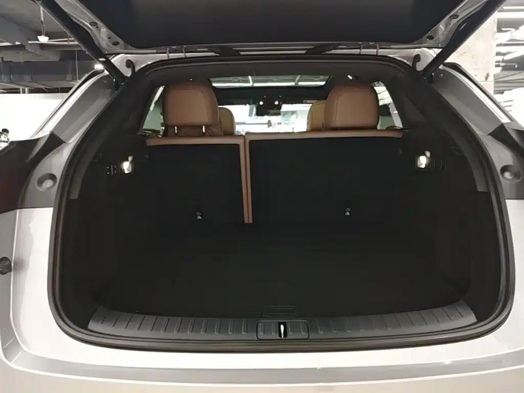 Li Auto i6 2025 Two-Wheel Drive Standard Edition — миниатюра 19