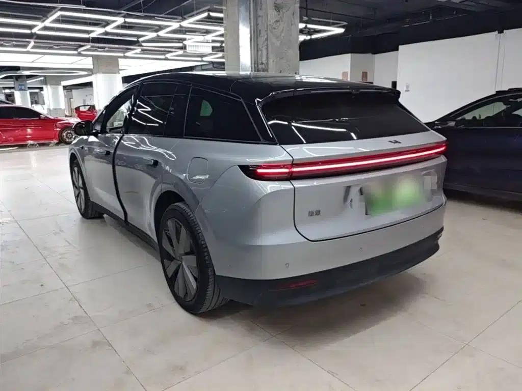 Li Auto i6 2025 Two-Wheel Drive Standard Edition — миниатюра 5