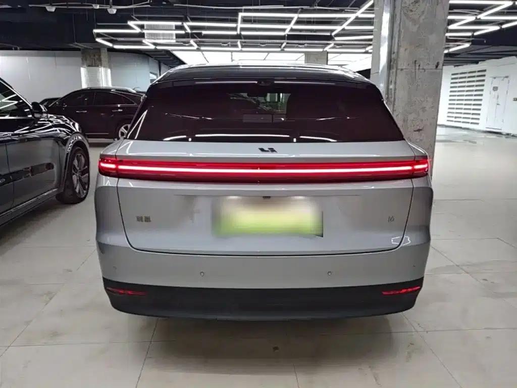 Li Auto i6 2025 Two-Wheel Drive Standard Edition — миниатюра 6