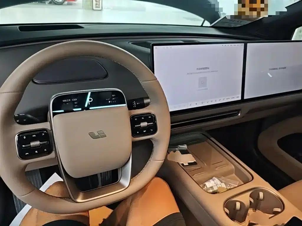 Li Auto i6 2025 Two-Wheel Drive Standard Edition — миниатюра 10