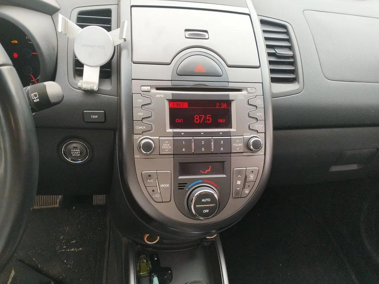 Kia Soul 2013 1.6L AT Premium — миниатюра 14