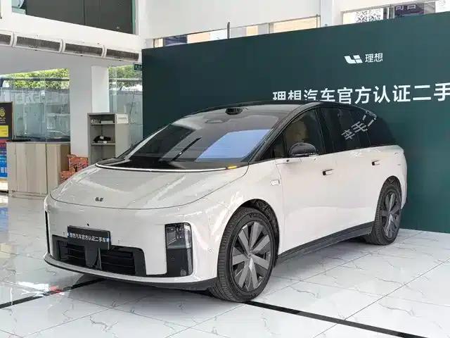 Li Auto i8 2025 Standard Edition