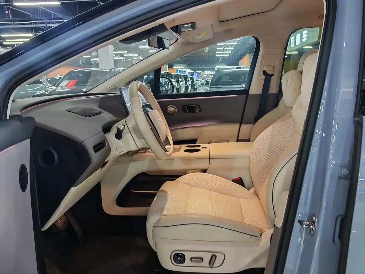 Li Auto i8 2025 Standard Edition — миниатюра 2