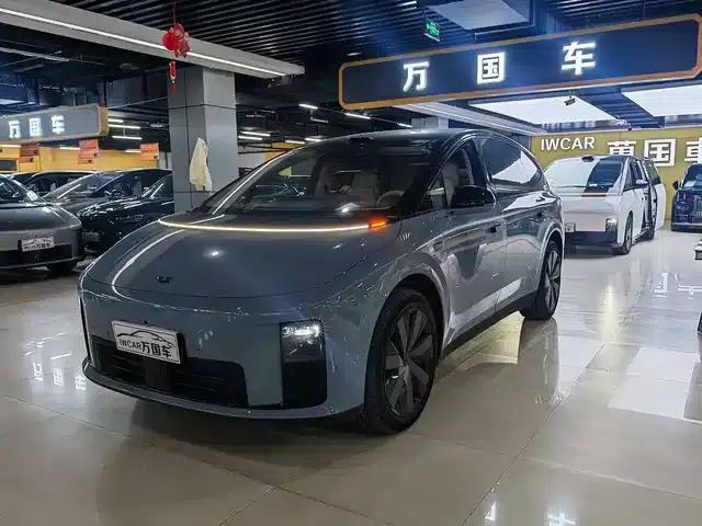 Li Auto i8 2025 Standard Edition