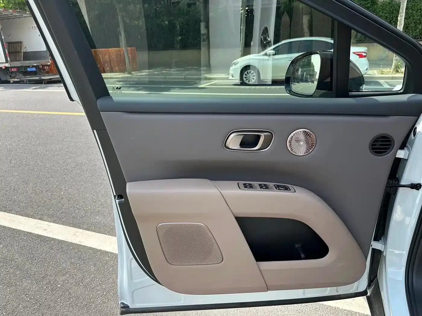 Li Auto i8 2025 Standard Edition — миниатюра 7