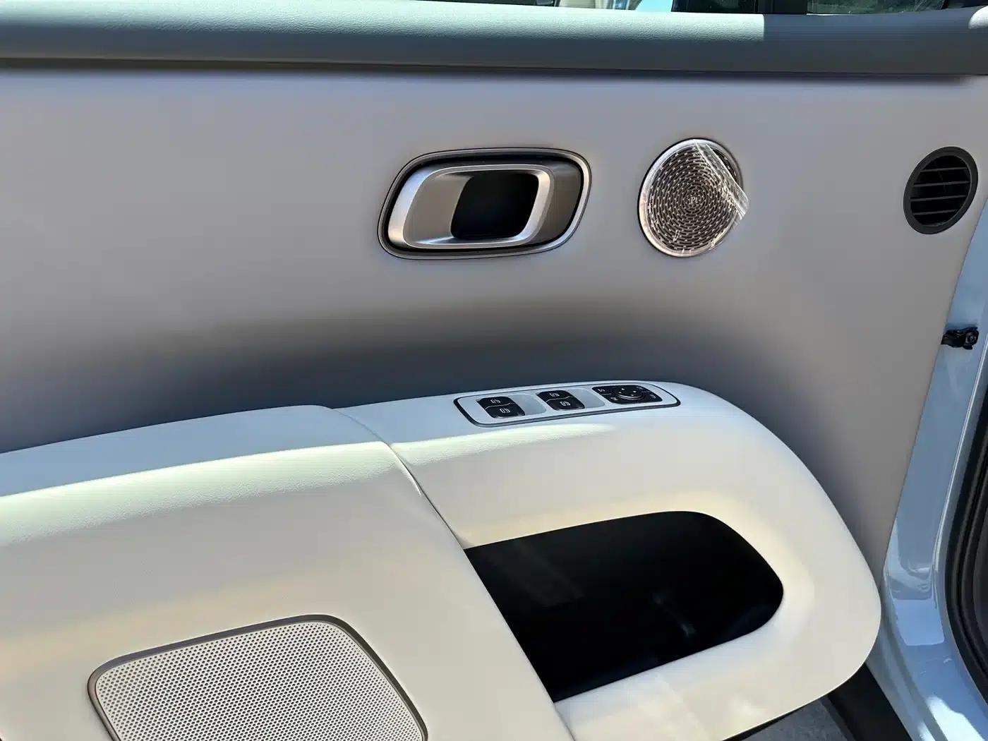 Li Auto i8 2025 Standard Edition — миниатюра 11