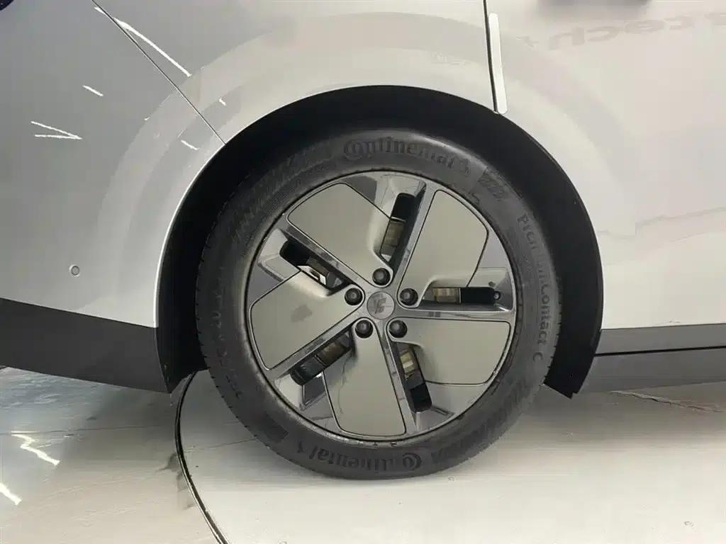 Li Auto i8 2025 Standard Edition — миниатюра 11