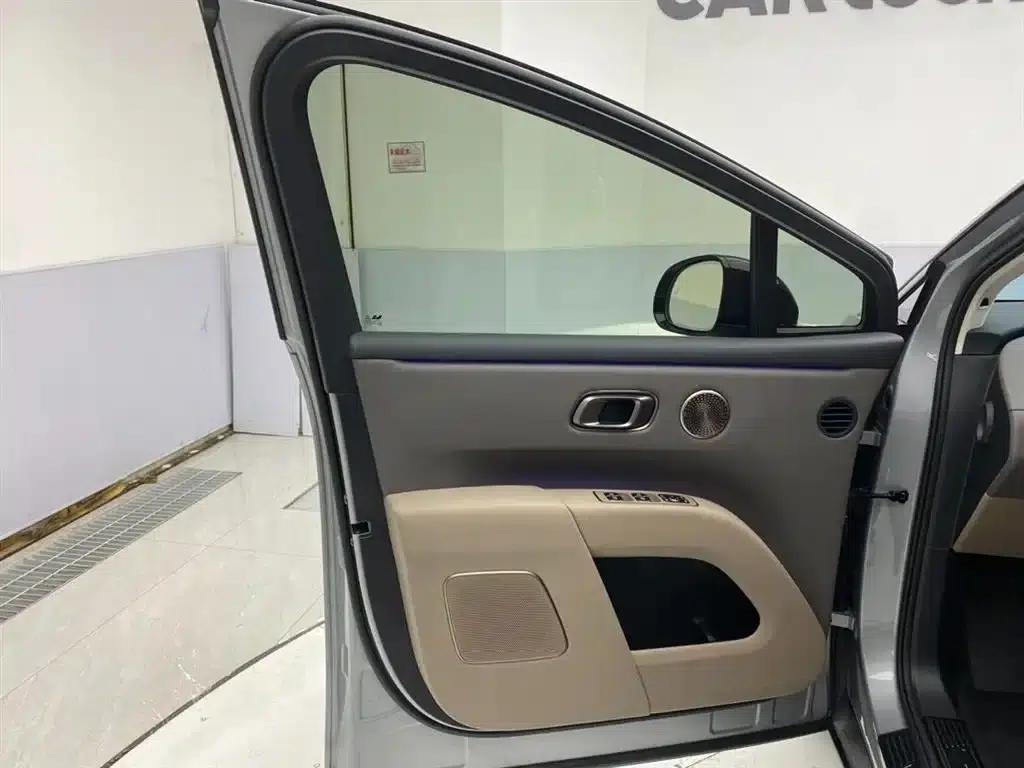 Li Auto i8 2025 Standard Edition — миниатюра 16
