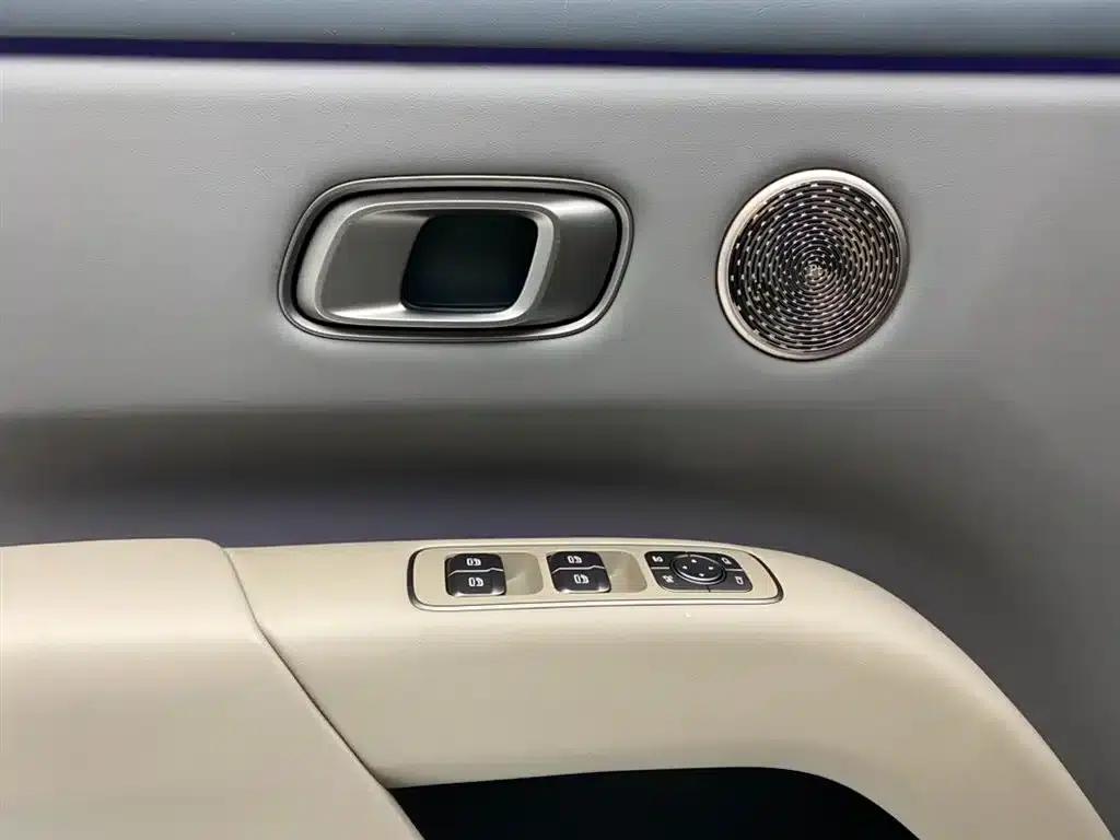 Li Auto i8 2025 Standard Edition — миниатюра 26