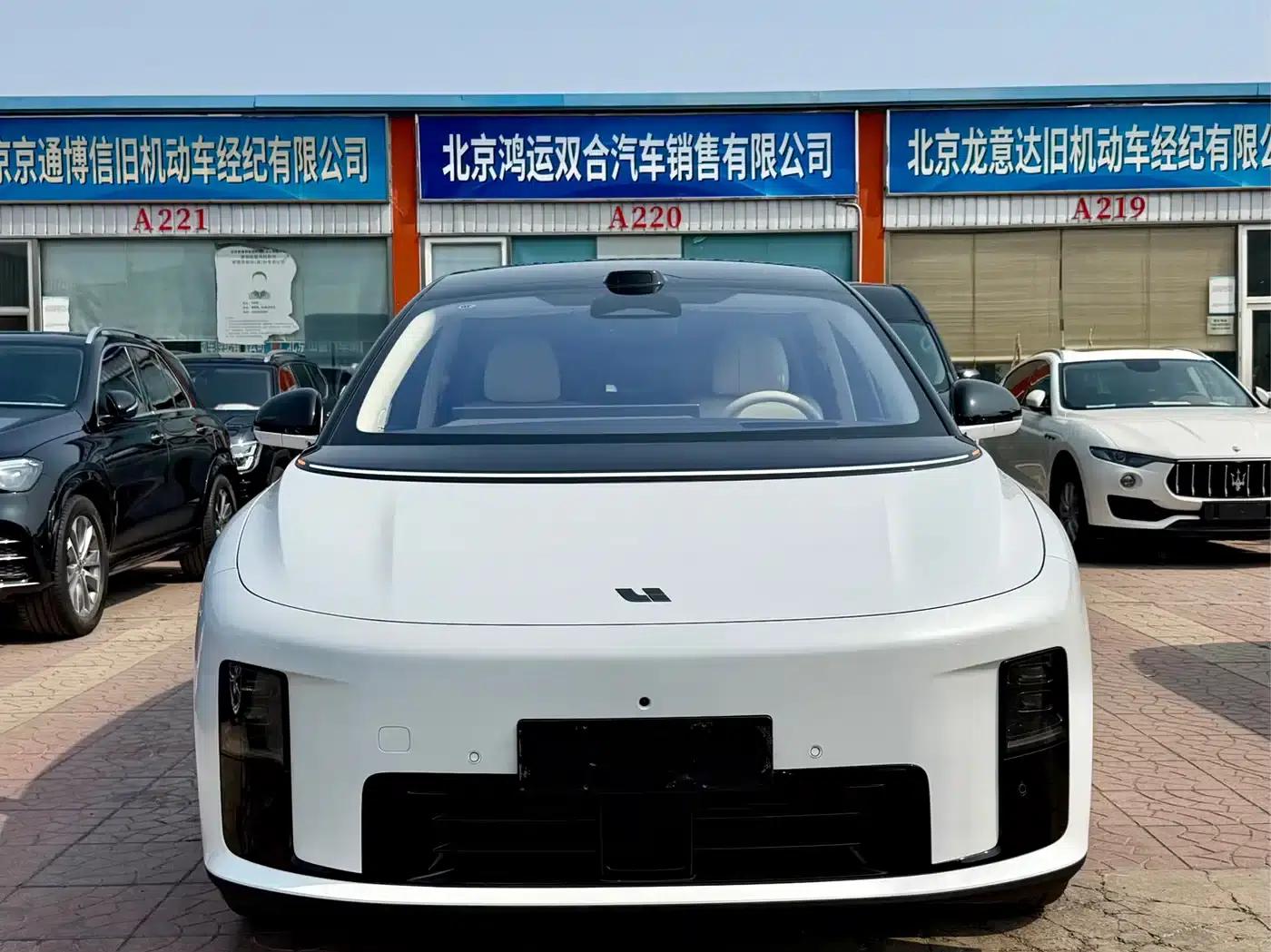 Li Auto i8 2025 Standard Edition — миниатюра 2