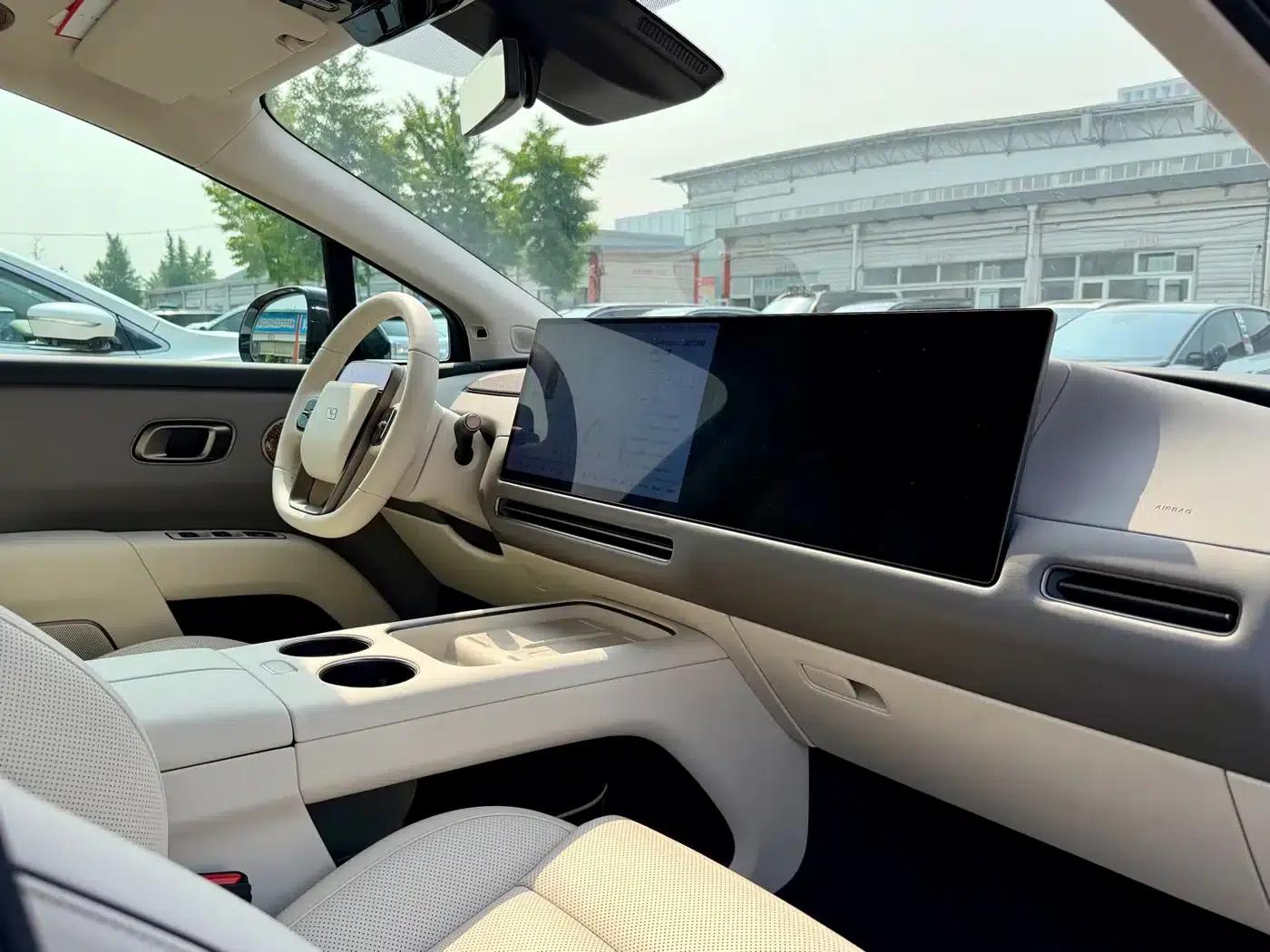 Li Auto i8 2025 Standard Edition — миниатюра 13