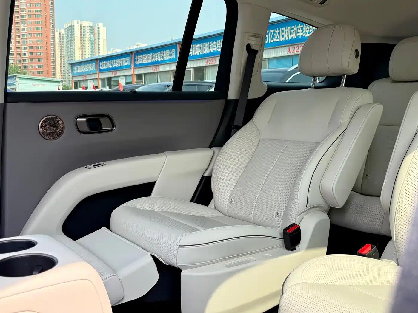 Li Auto i8 2025 Standard Edition — миниатюра 18