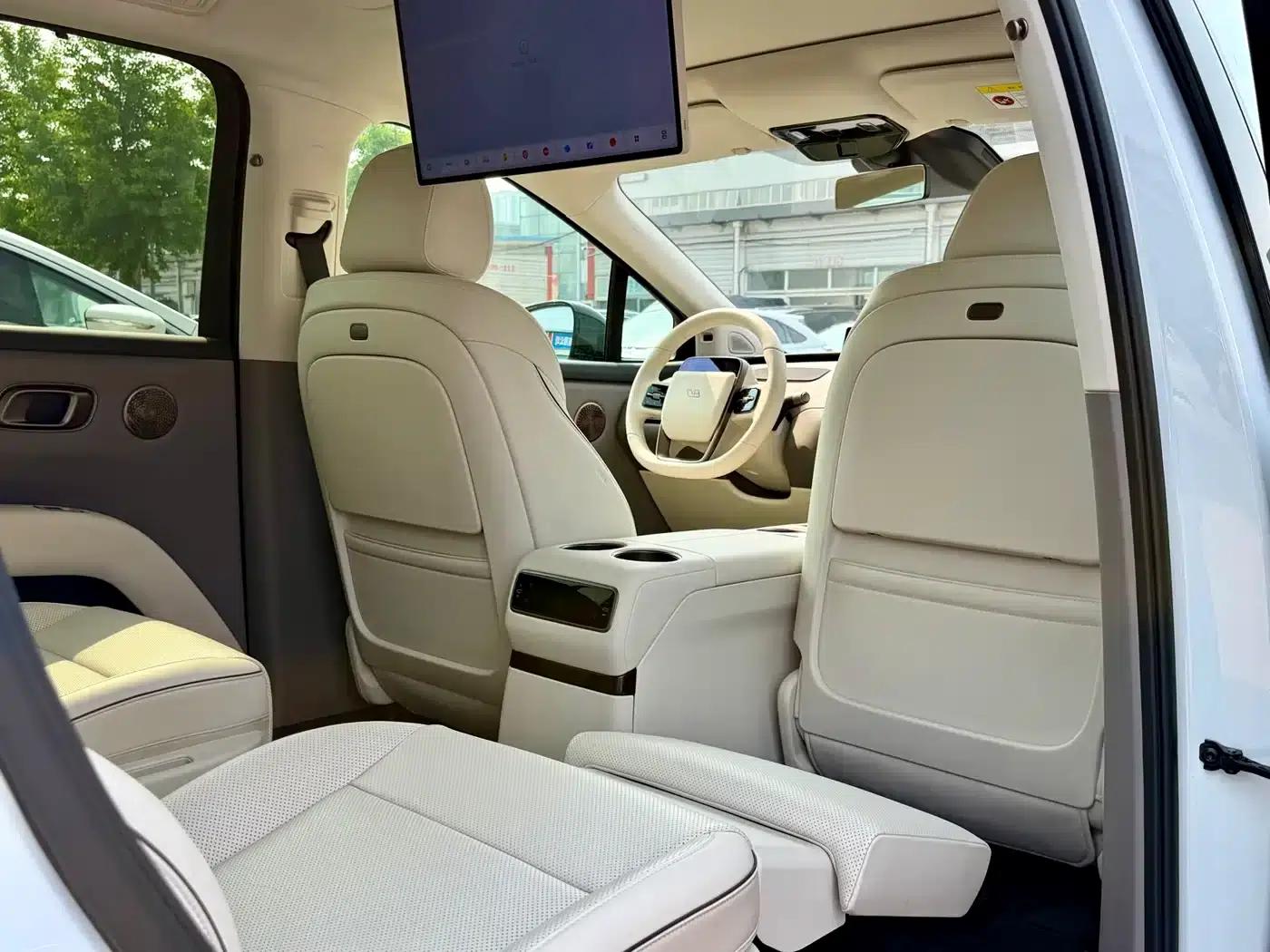 Li Auto i8 2025 Standard Edition — миниатюра 19