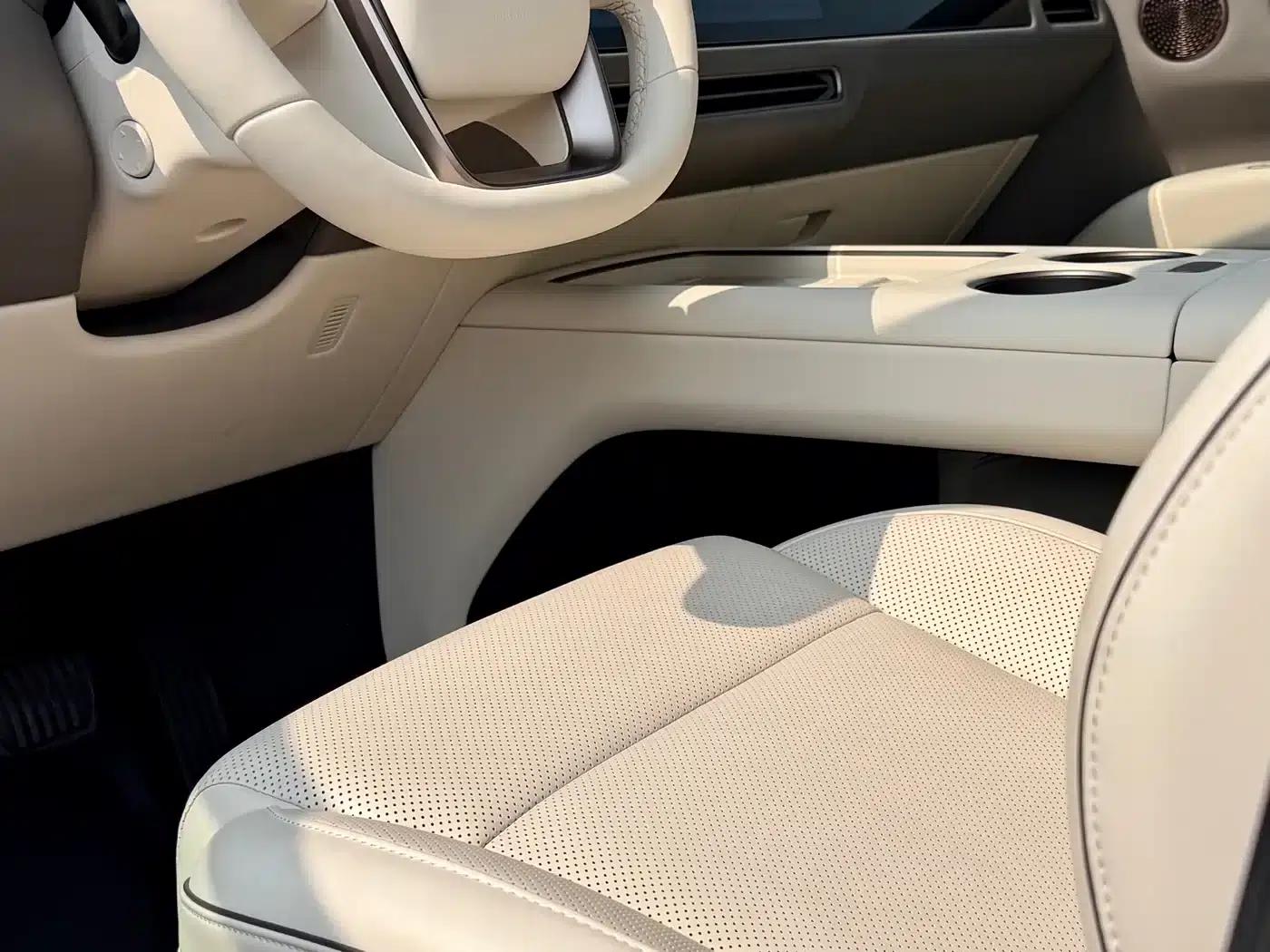 Li Auto i8 2025 Standard Edition — миниатюра 4
