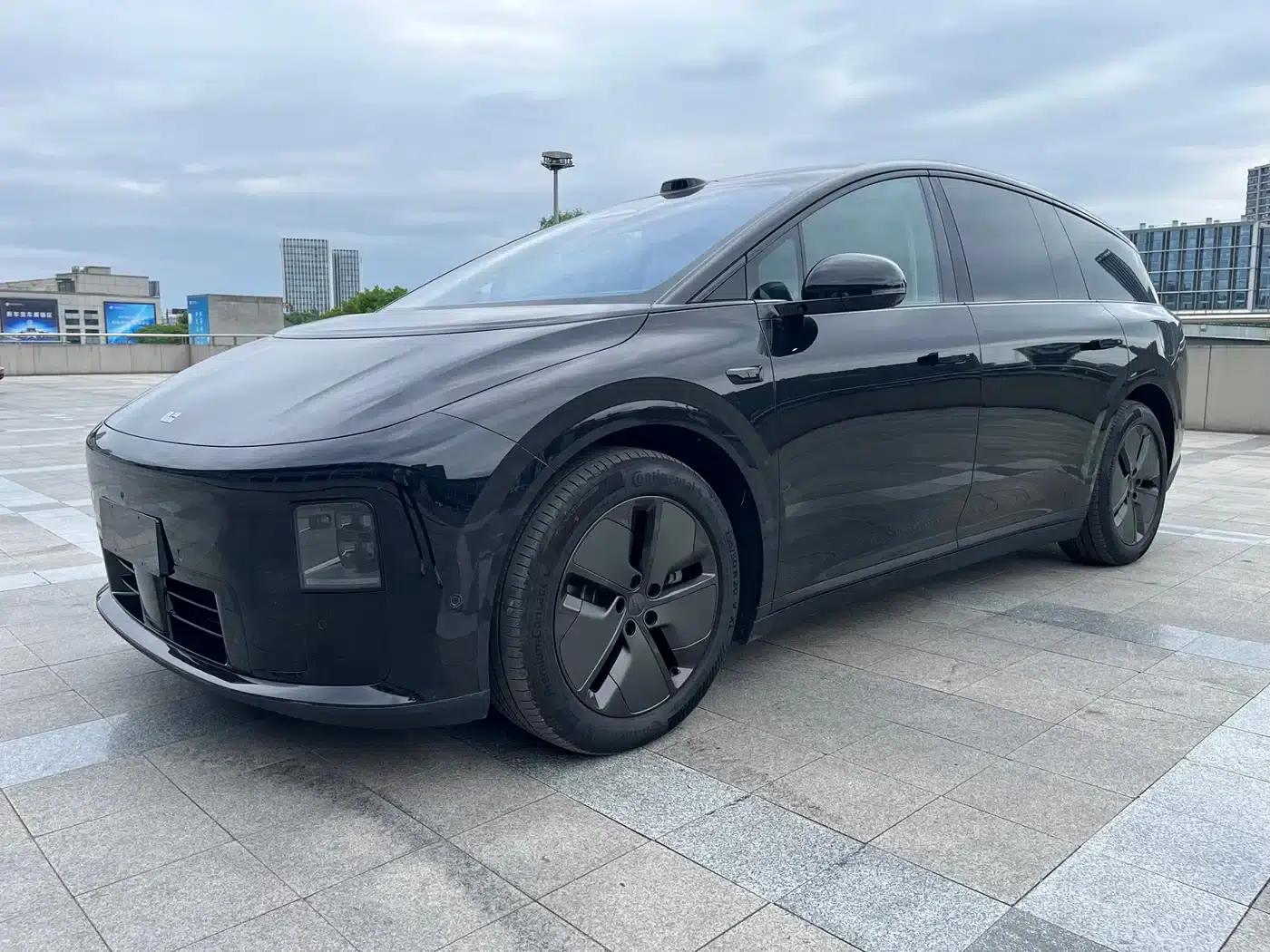 Li Auto i8 2025 Standard Edition — миниатюра 1