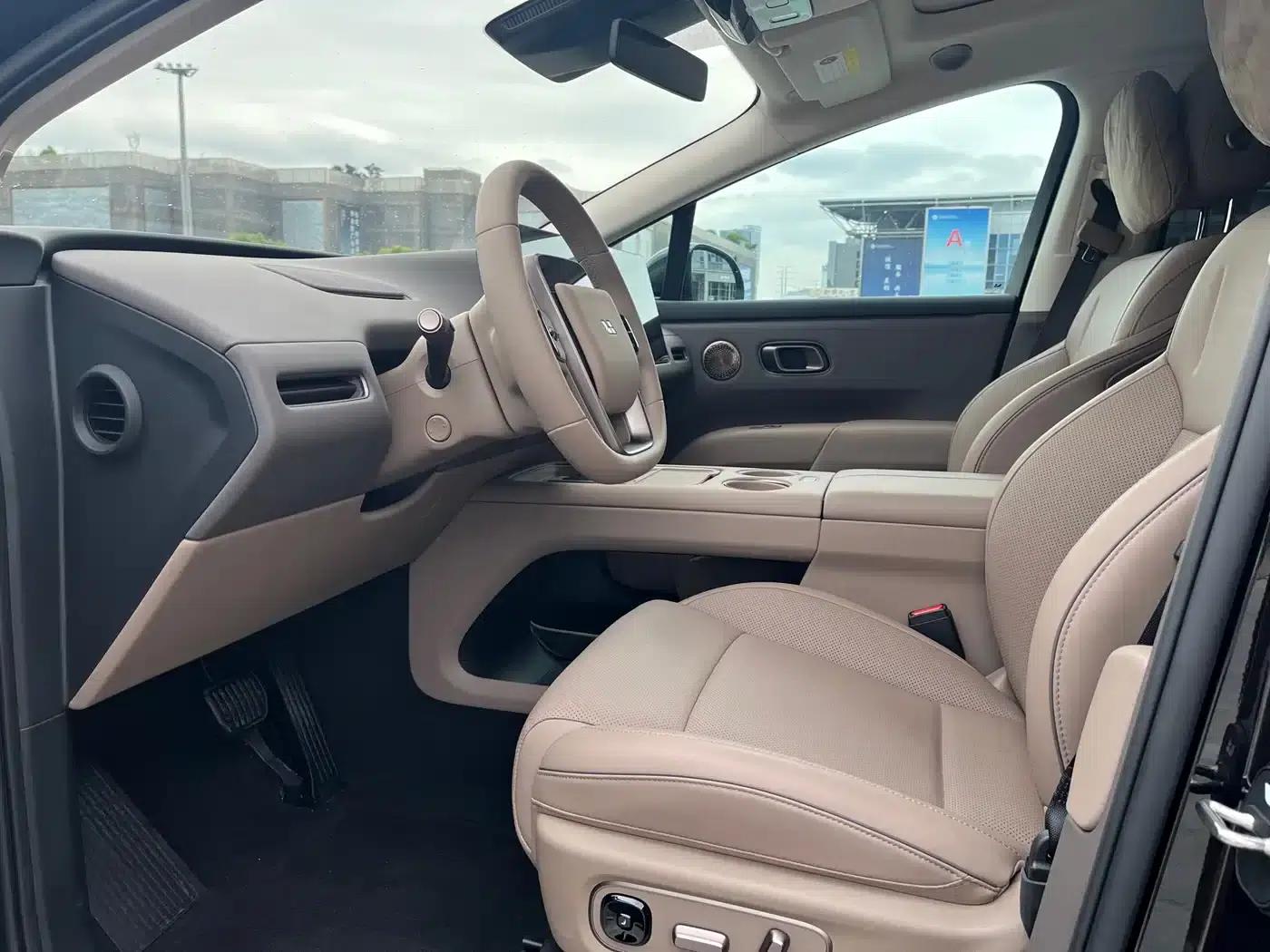 Li Auto i8 2025 Standard Edition — миниатюра 8