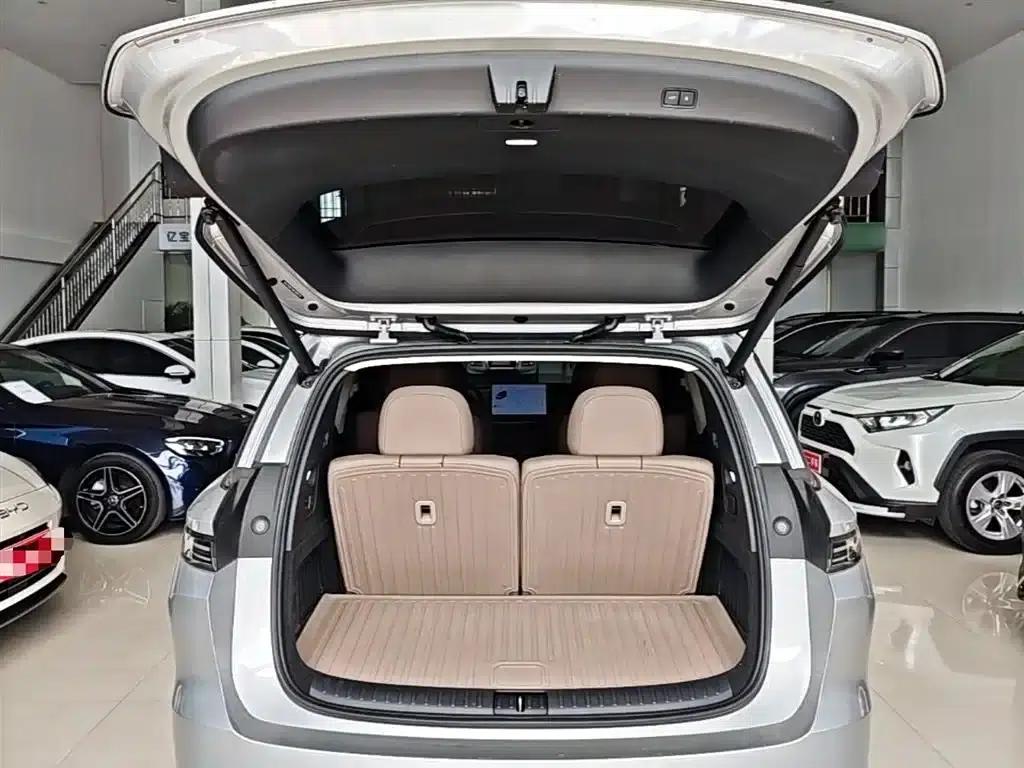 Li Auto i8 2025 Standard Edition — миниатюра 19