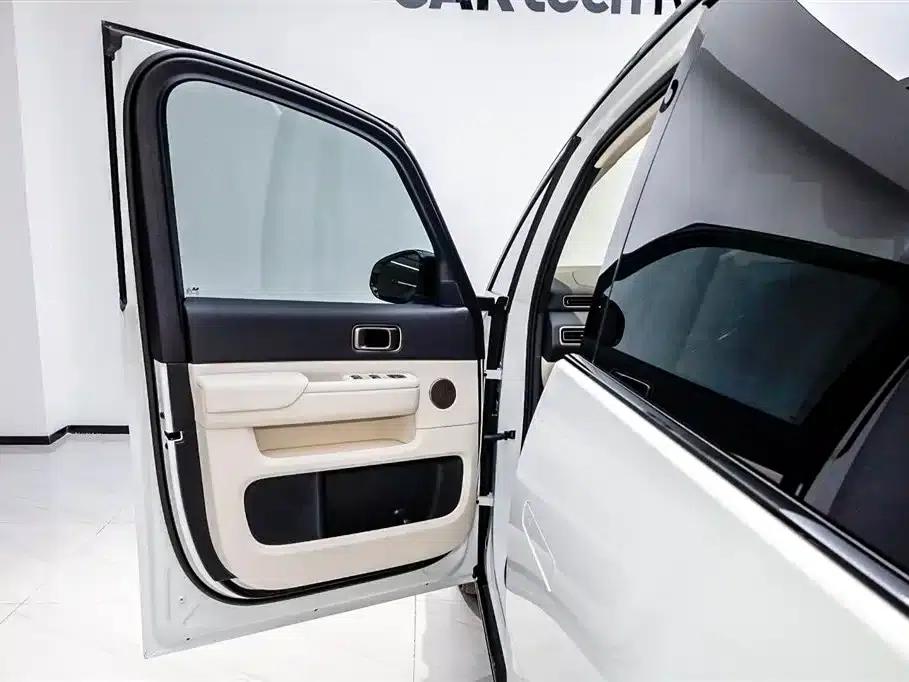 Li Auto MEGA 2025 Home Edition — миниатюра 11