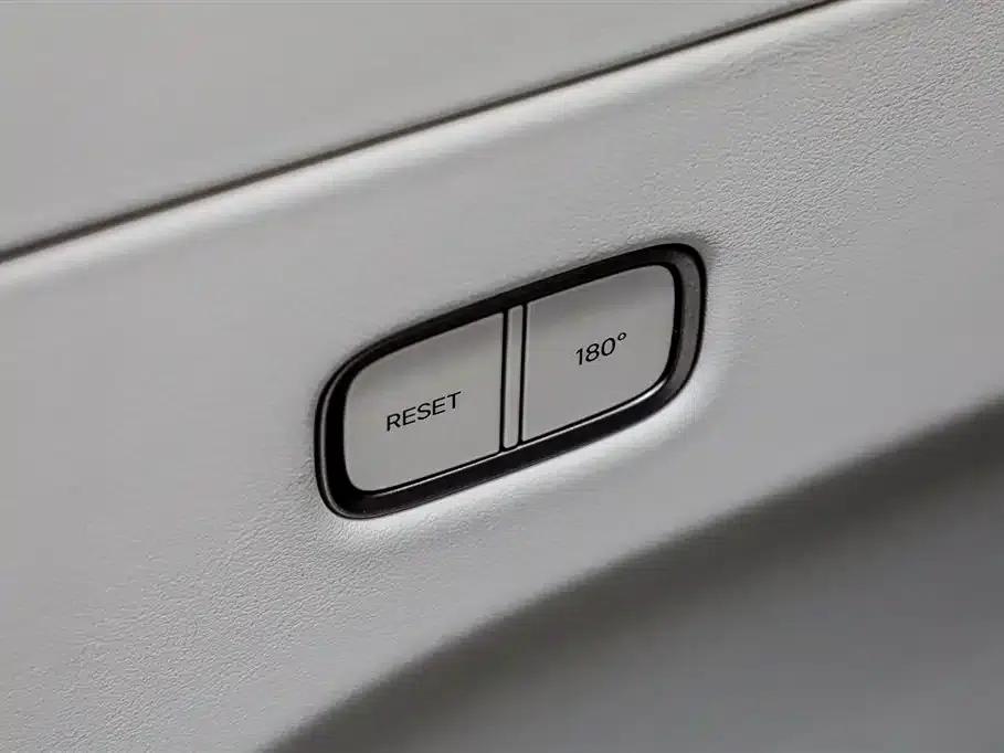 Li Auto MEGA 2025 Home Edition — миниатюра 14