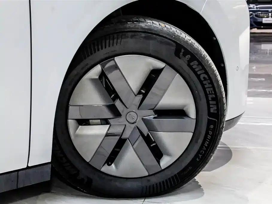 Li Auto MEGA 2025 Home Edition — миниатюра 8