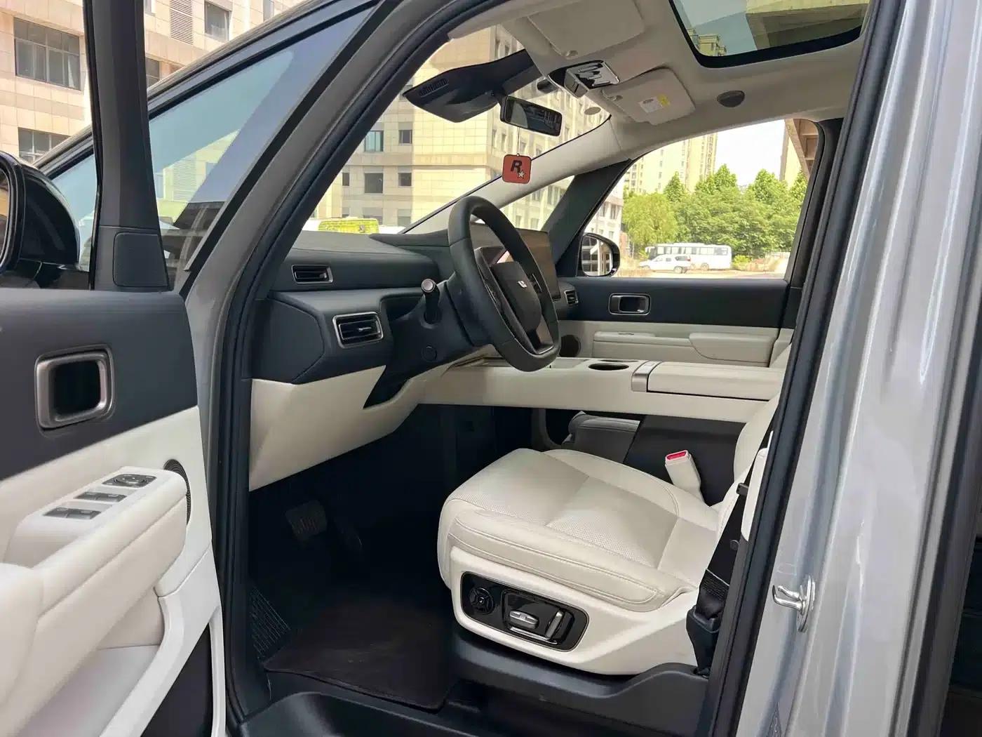 Li Auto MEGA 2025 Home Edition — миниатюра 4