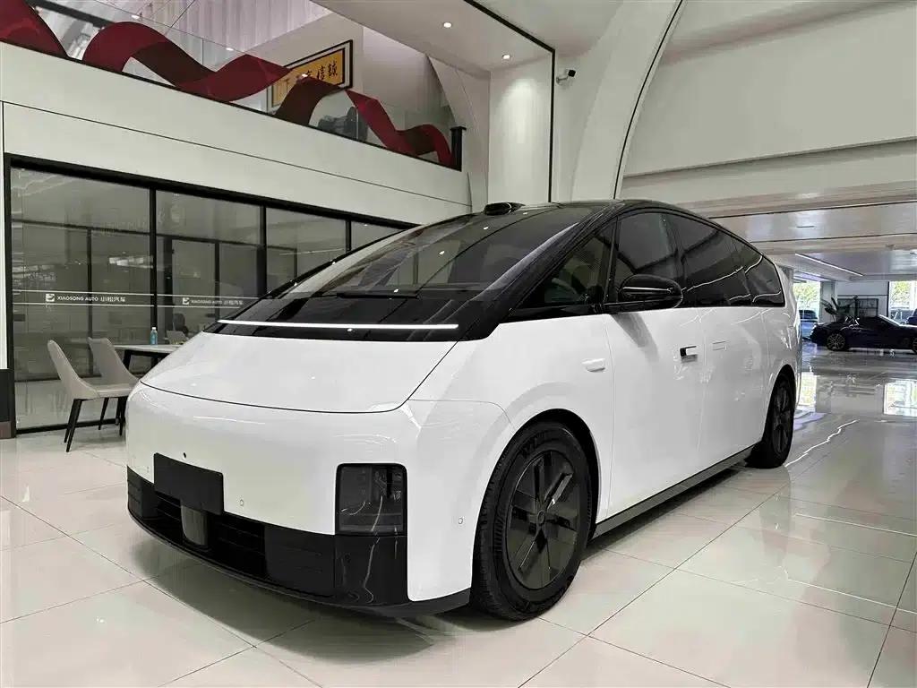 Li Auto MEGA 2025 Home Edition — миниатюра 1