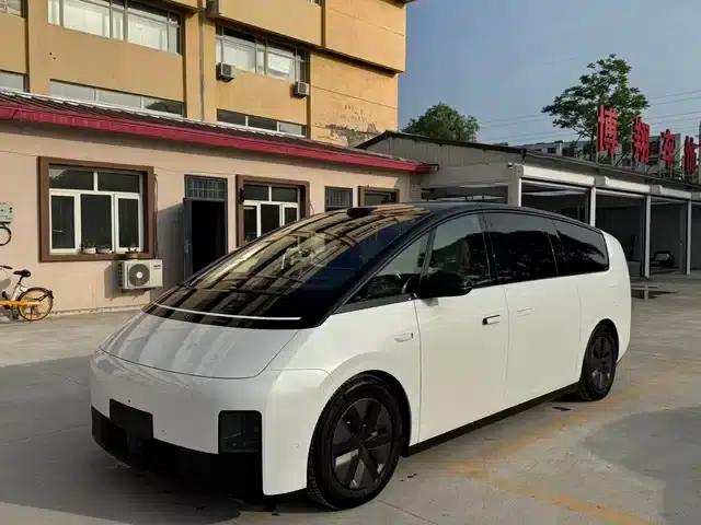 Li Auto MEGA 2025 Home Edition