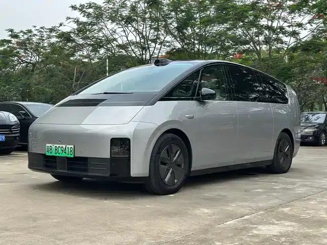 Li Auto MEGA 2024 Ultra