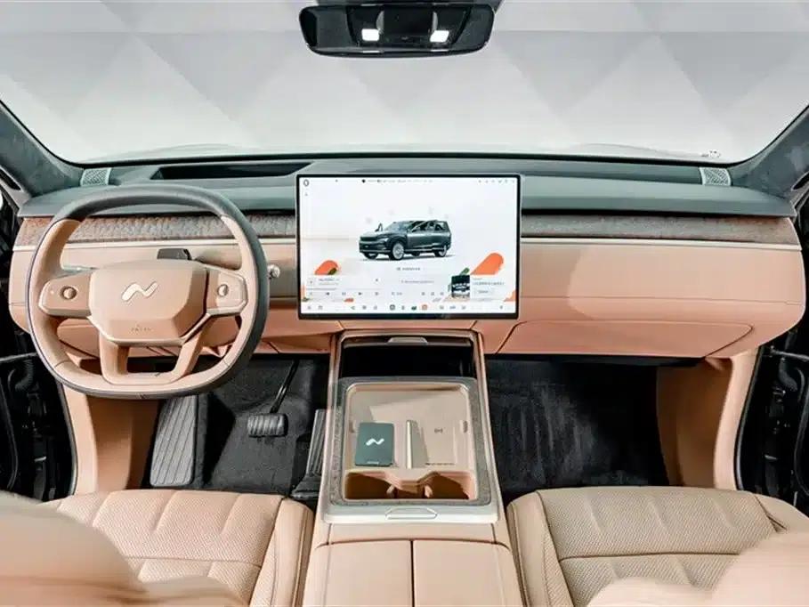 2025 Chevrolet L90 Ultra 6-seater — миниатюра 13