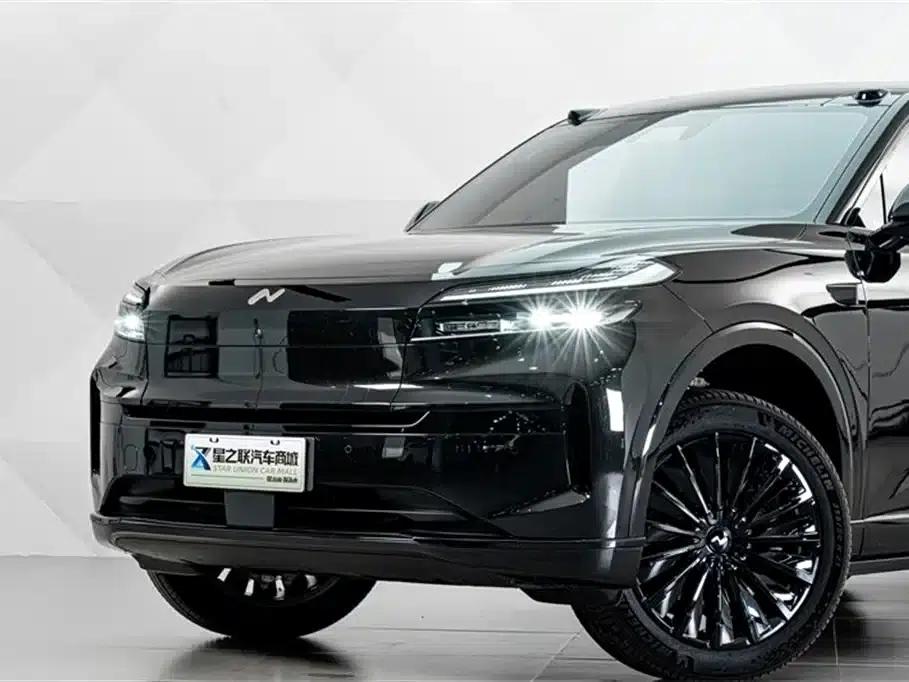 2025 Chevrolet L90 Ultra 6-seater — миниатюра 3