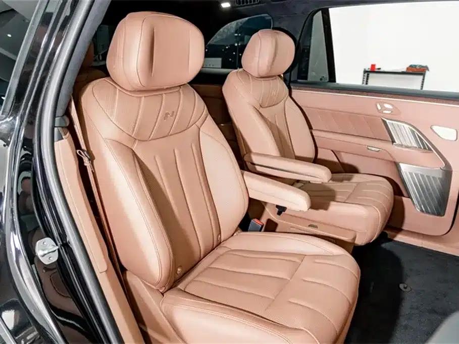 2025 Chevrolet L90 Ultra 6-seater — миниатюра 22