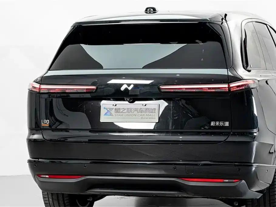 2025 Chevrolet L90 Ultra 6-seater — миниатюра 7