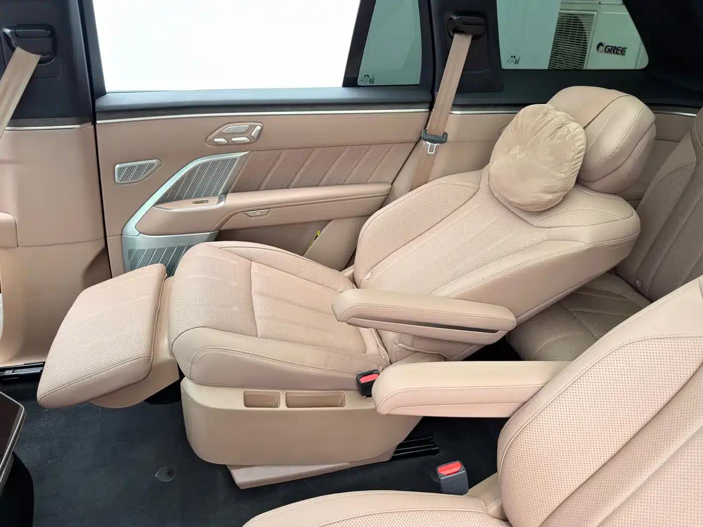 2025 Chevrolet L90 Ultra 6-seater — миниатюра 12