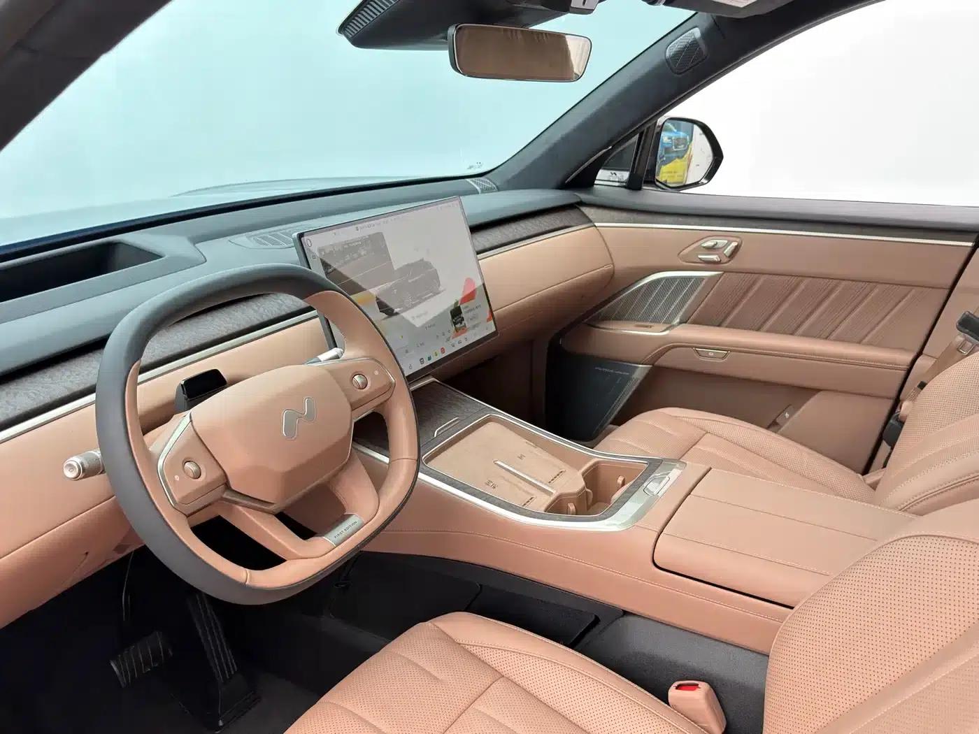2025 Chevrolet L90 Ultra 6-seater — миниатюра 7