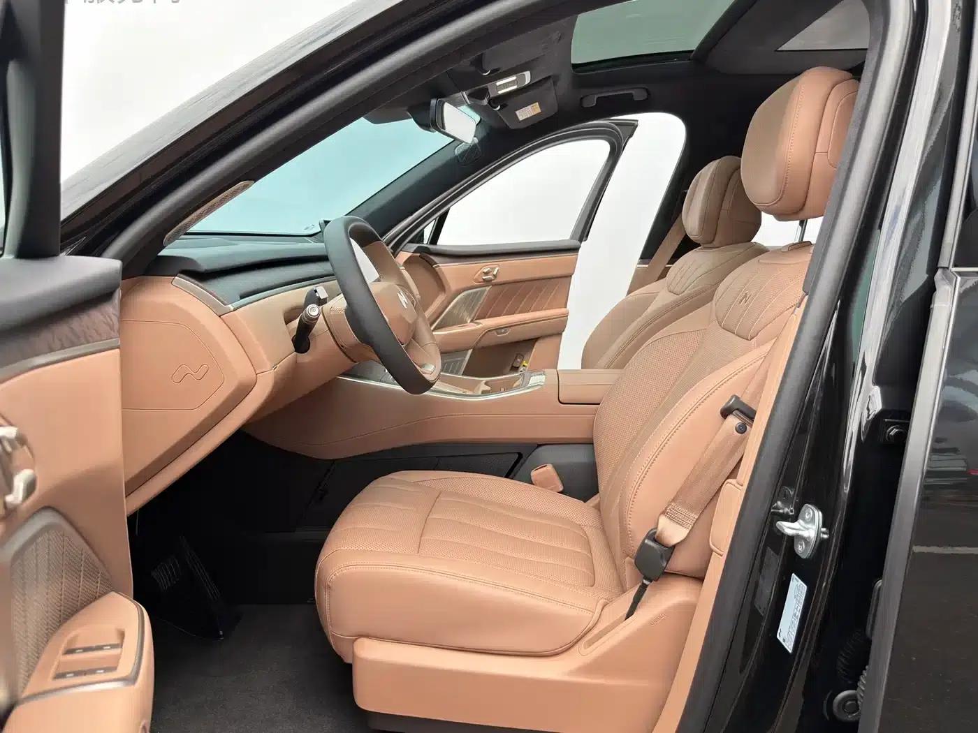 2025 Chevrolet L90 Ultra 6-seater — миниатюра 9