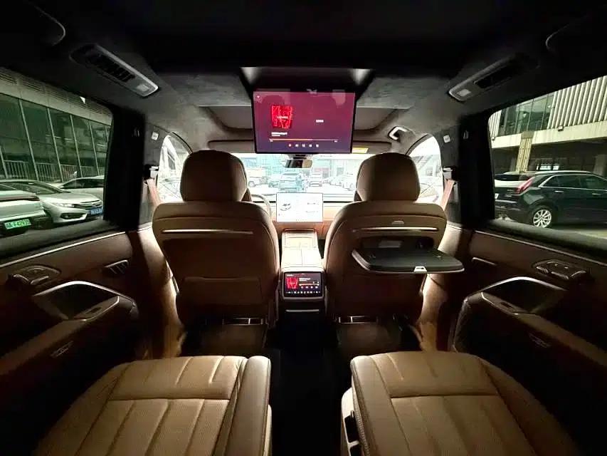 2025 Chevrolet L90 Ultra 6-seater — миниатюра 5