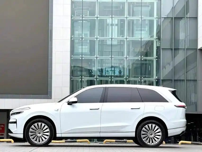 2025 Chevrolet L90 Ultra 6-seater — миниатюра 6