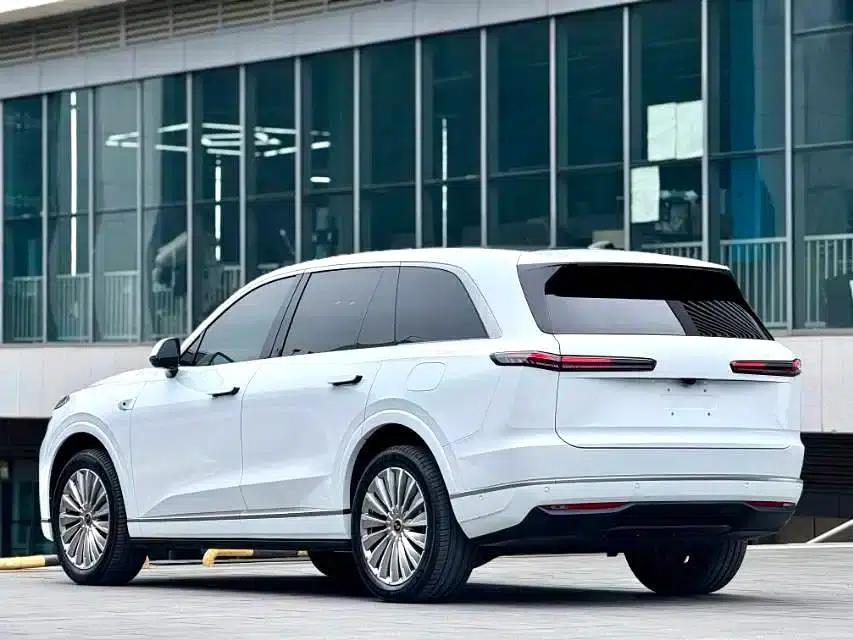2025 Chevrolet L90 Ultra 6-seater — миниатюра 9