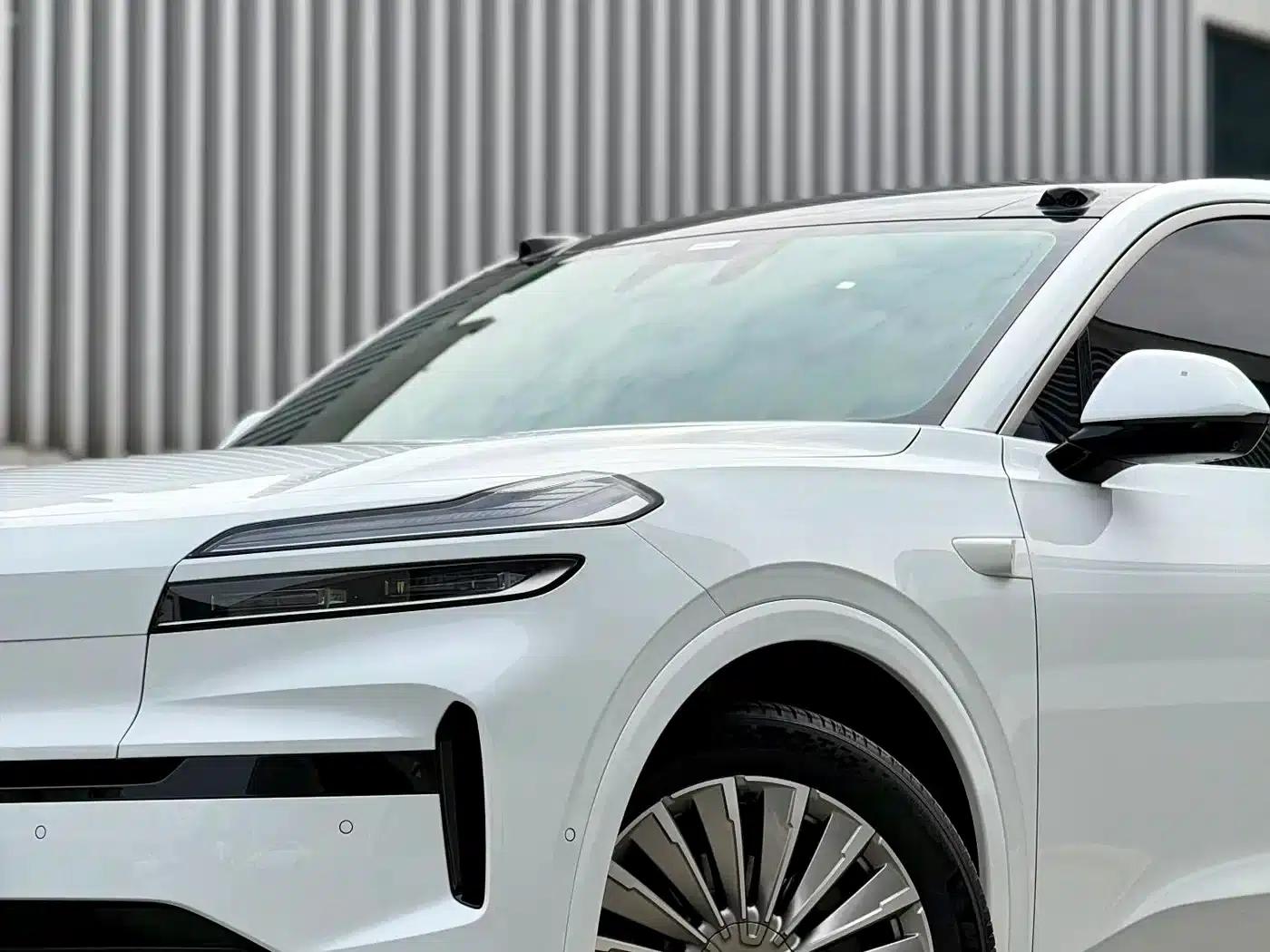 2025 Chevrolet L90 Ultra 6-seater — миниатюра 4