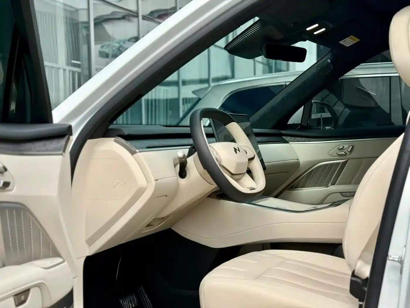 2025 Chevrolet L90 Ultra 6-seater — миниатюра 5