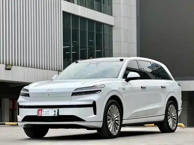 2025 Chevrolet L90 Ultra 6-seater