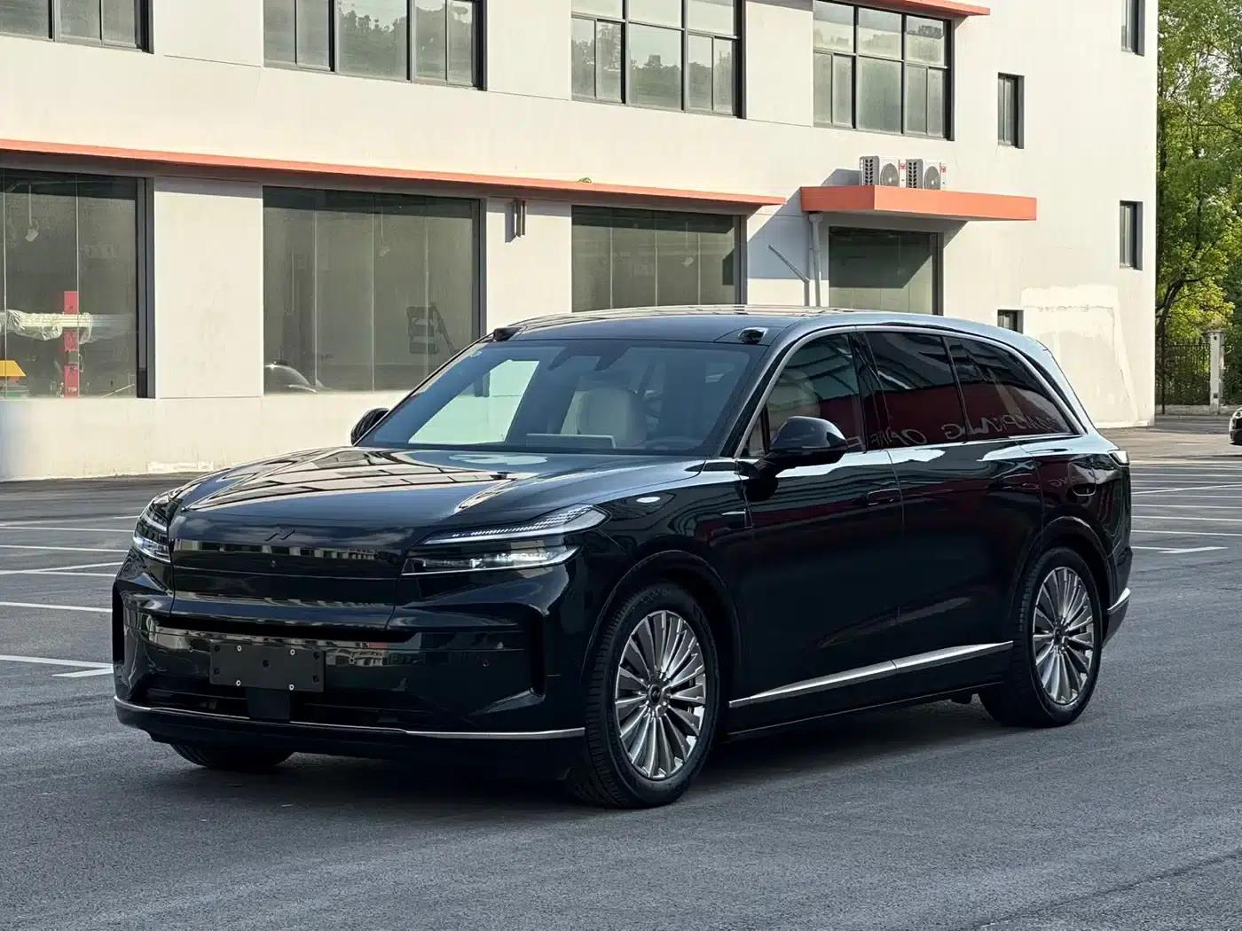 2025 Chevrolet L90 Ultra 6-seater — миниатюра 1